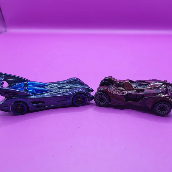 2 Batman Batmobile Hot Wheels Diecast Cars 2004 2015 - Picture 2 of 6